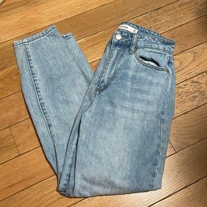 JUSTFAB LIGHT WASH JEANS // size 27